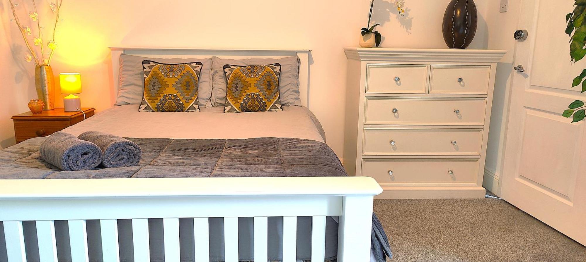 בורנמות' Cosy Bee And Apartment מראה חיצוני תמונה