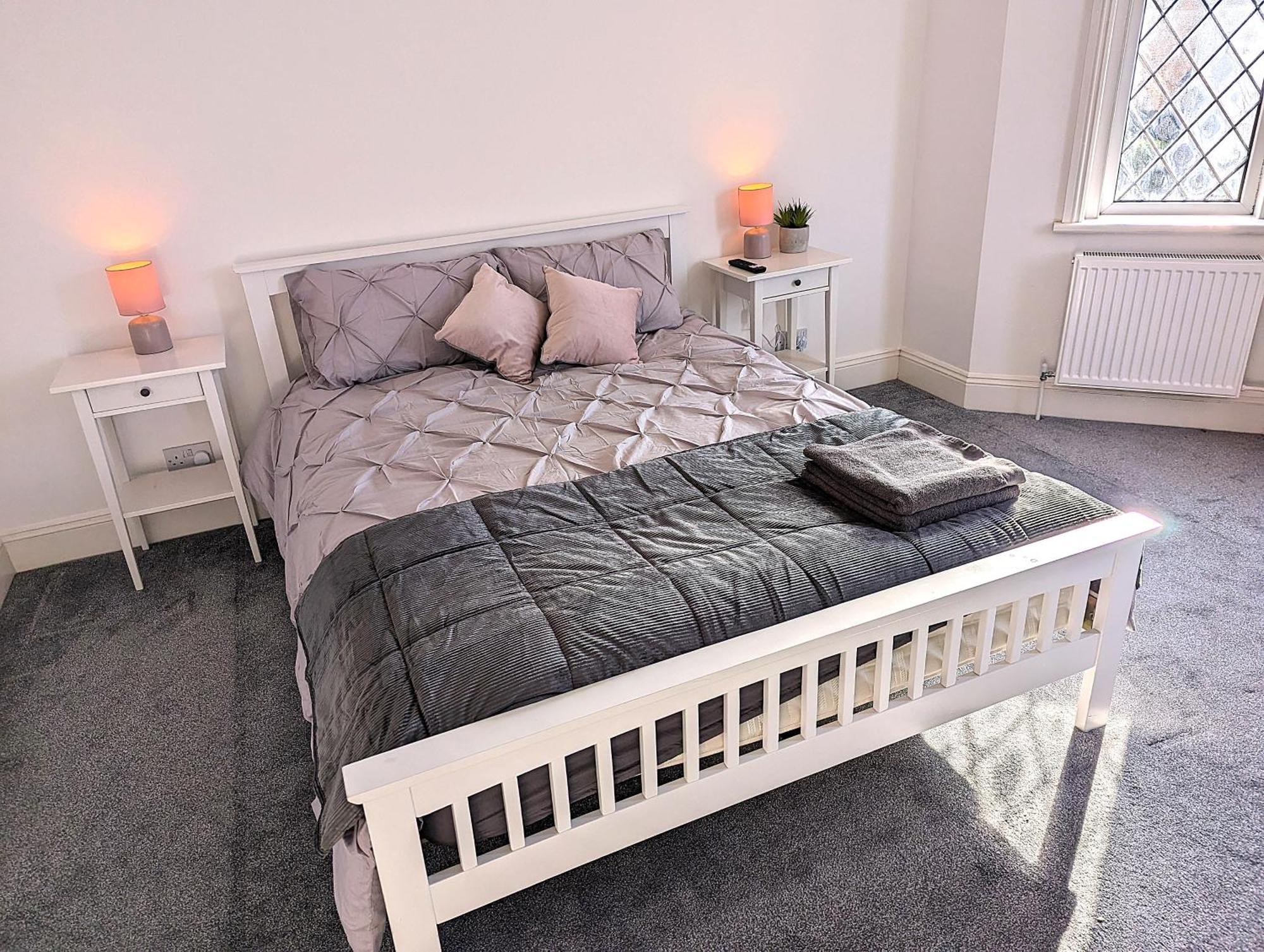 בורנמות' Cosy Bee And Apartment מראה חיצוני תמונה
