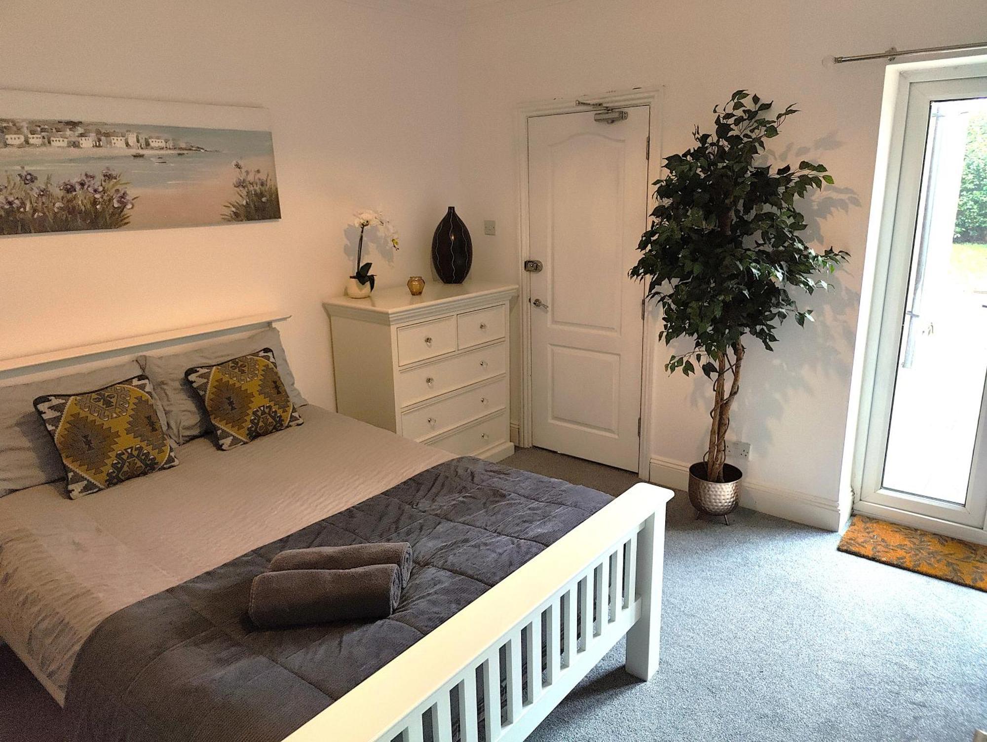 בורנמות' Cosy Bee And Apartment מראה חיצוני תמונה